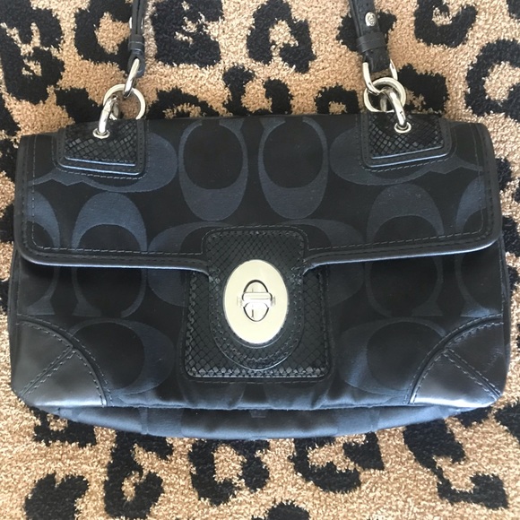 Coach purse. Excellent condition! - Picture 2 of 8